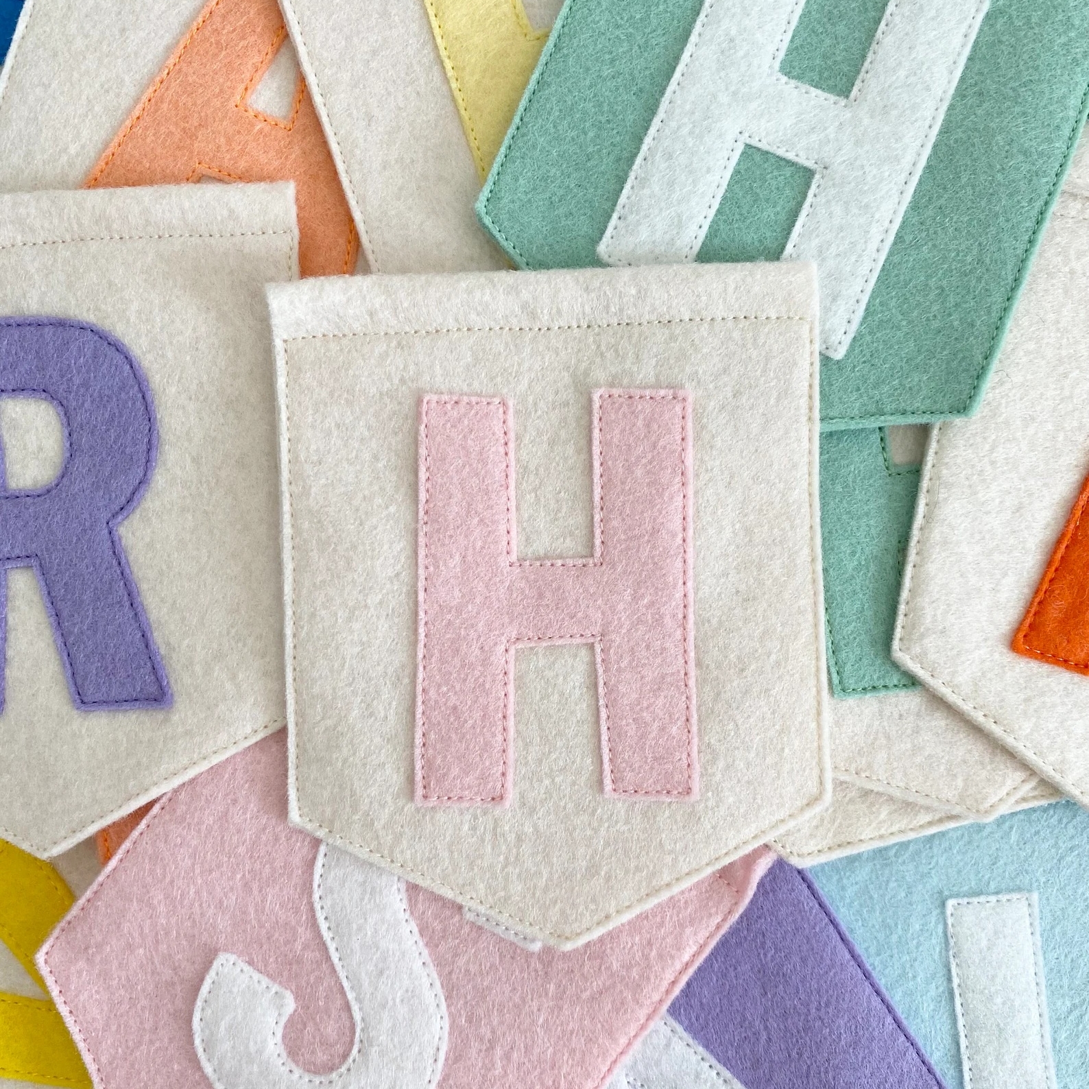 Personalized Felt Letter Banne - Baby Nursery Bunting ulasan dan harga